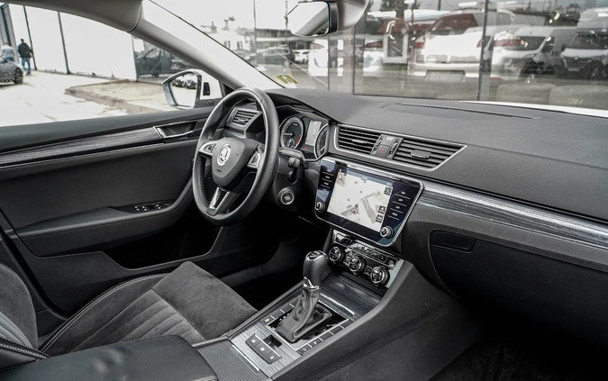 Skoda Superb cena 92900 przebieg: 178000, rok produkcji 2020 z Ogrodzieniec małe 781
